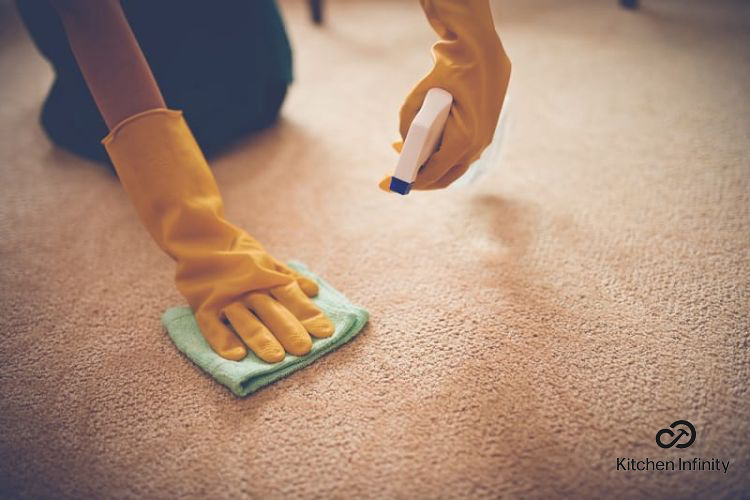 如何从地毯上清除墨水污渍