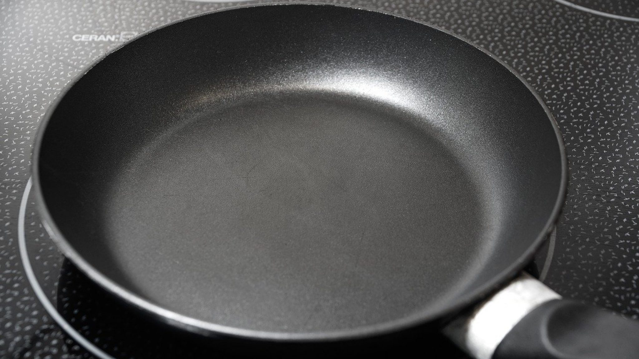 How to get burnt food out of a non-stick pan